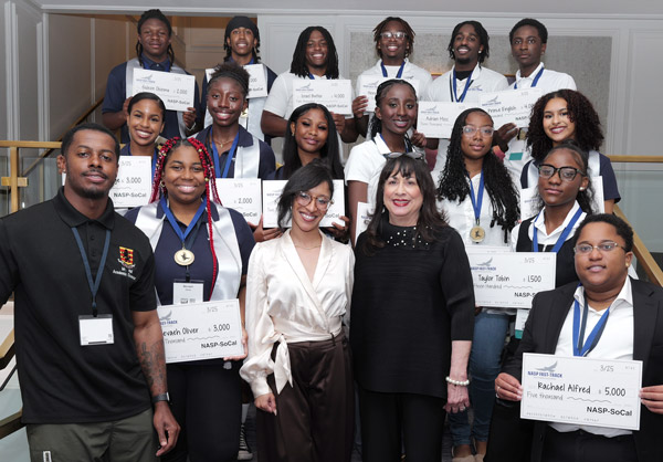 2024 Photo of Current Fast-Track Students with Mentors Tanya Victor, Stephanie Ivy Sanford, and Norice Rice